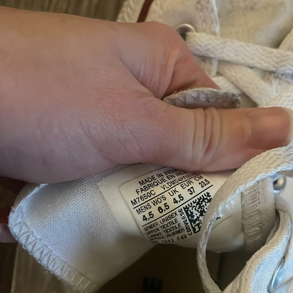 White converse - Picture 5 of 5